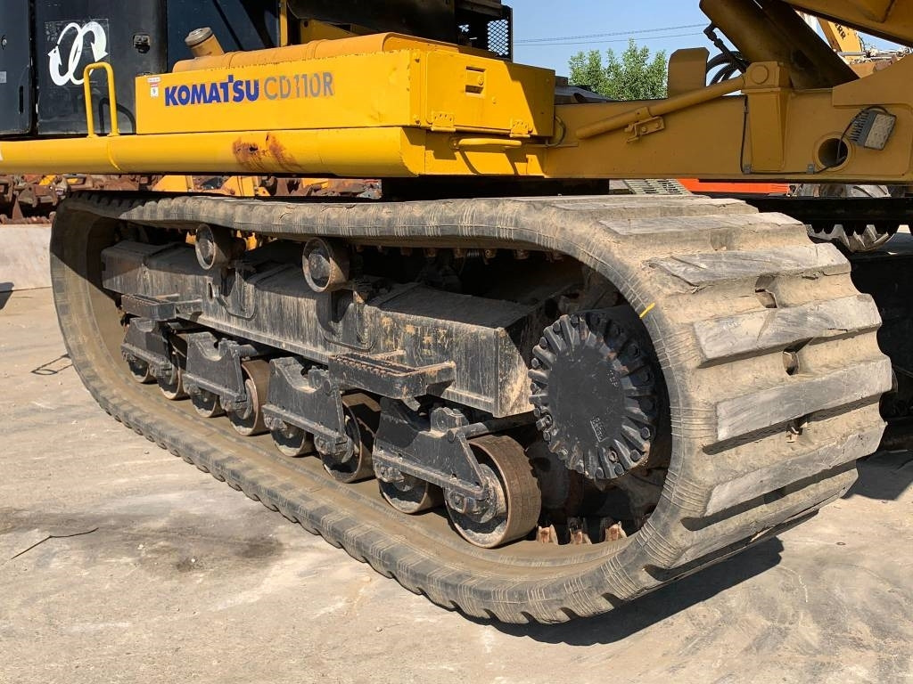 Komatsu CD 110 R-1 - 履带式自卸车:图4 Komatsu CD 110 R-1 - 履带式自卸车:图4