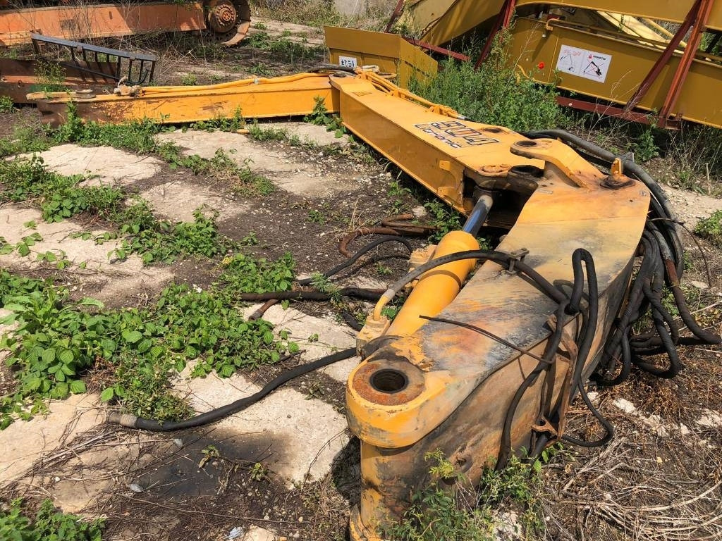 Liebherr 904 FOR PARTS - 履带式挖掘机:图3 Liebherr 904 FOR PARTS - 履带式挖掘机:图3
