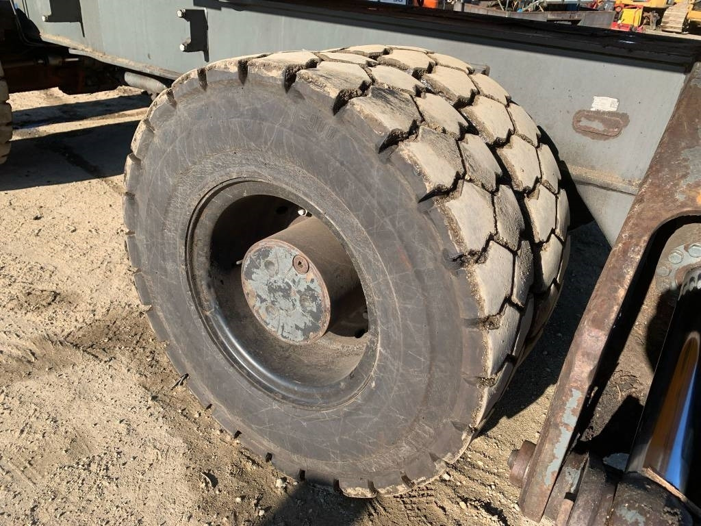 Liebherr A 924 C Litronic - 垃圾/ 工业叉装车:图4 Liebherr A 924 C Litronic - 垃圾/ 工业叉装车:图4
