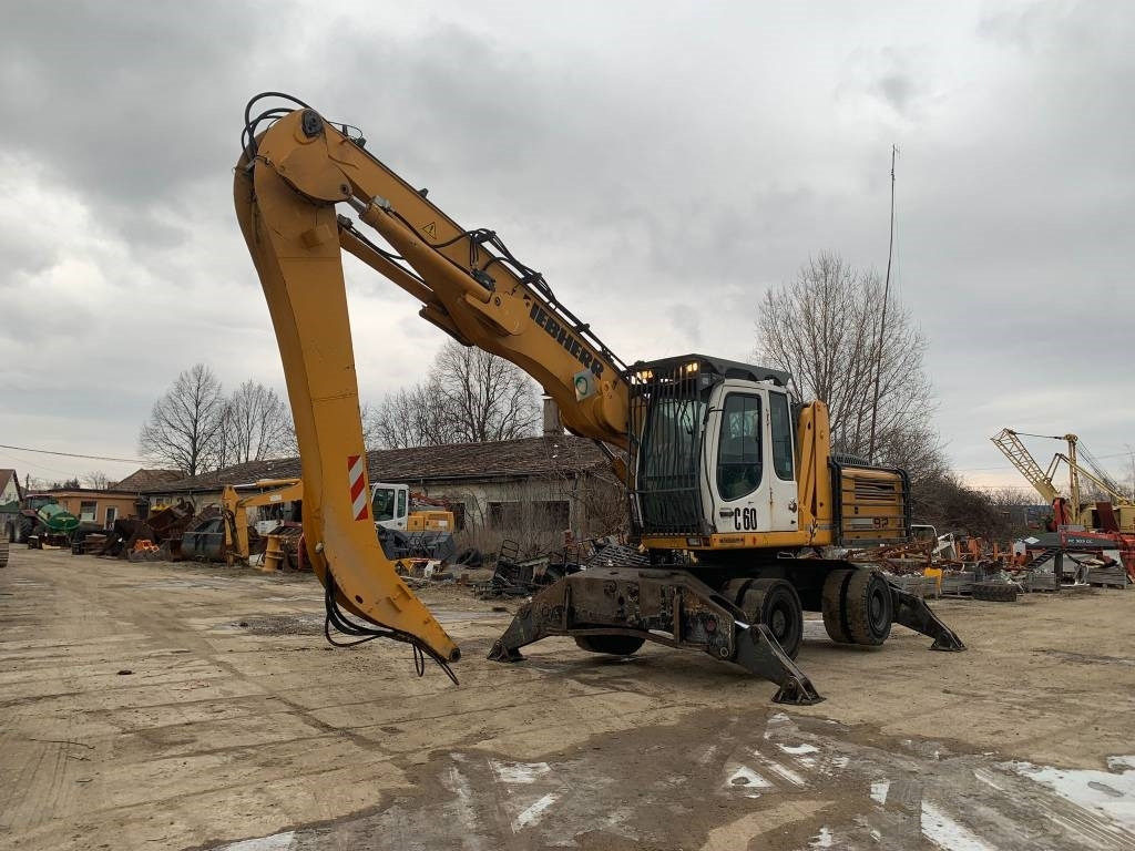 Liebherr A 924 C Litronic - 垃圾/ 工业叉装车:图1 Liebherr A 924 C Litronic - 垃圾/ 工业叉装车:图1