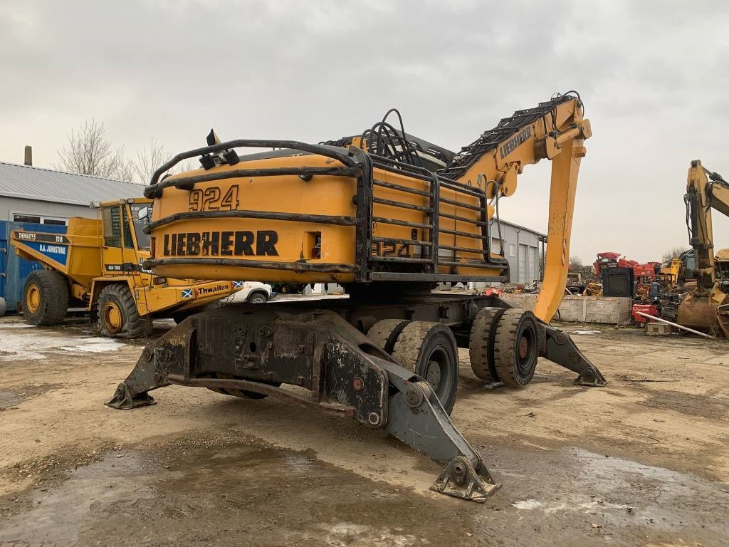 Liebherr A 924 C Litronic - 垃圾/ 工业叉装车:图5 Liebherr A 924 C Litronic - 垃圾/ 工业叉装车:图5