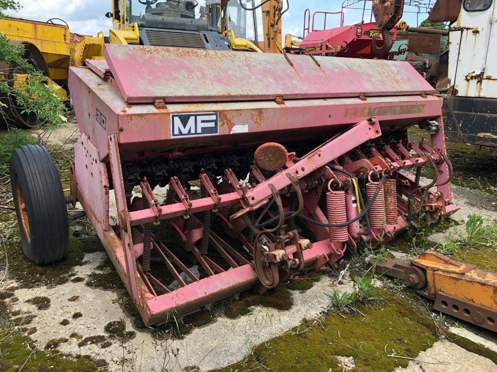 Massey Ferguson 30 - 联合条播机:图1 Massey Ferguson 30 - 联合条播机:图1