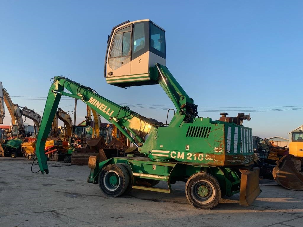 Minelli CM210 - 轮式挖掘机:图3 Minelli CM210 - 轮式挖掘机:图3