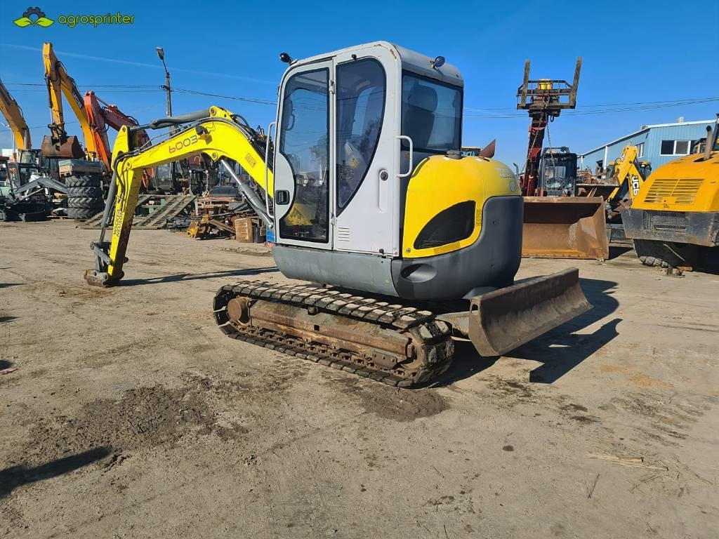 Neuson 6003 - 小型挖掘机:图3 Neuson 6003 - 小型挖掘机:图3