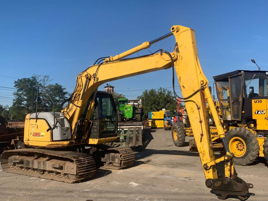 New Holland E 135 SR - 履带式挖掘机:图1 New Holland E 135 SR - 履带式挖掘机:图1