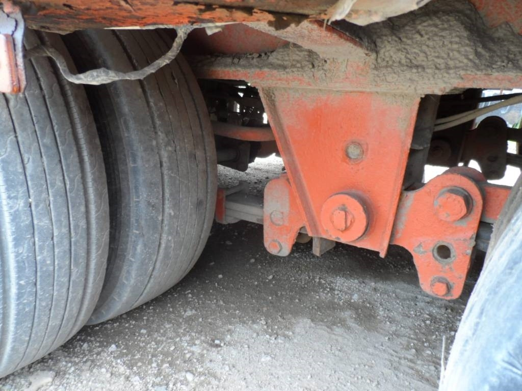 UMM RJ 40 - 低装载半拖车:图2 UMM RJ 40 - 低装载半拖车:图2