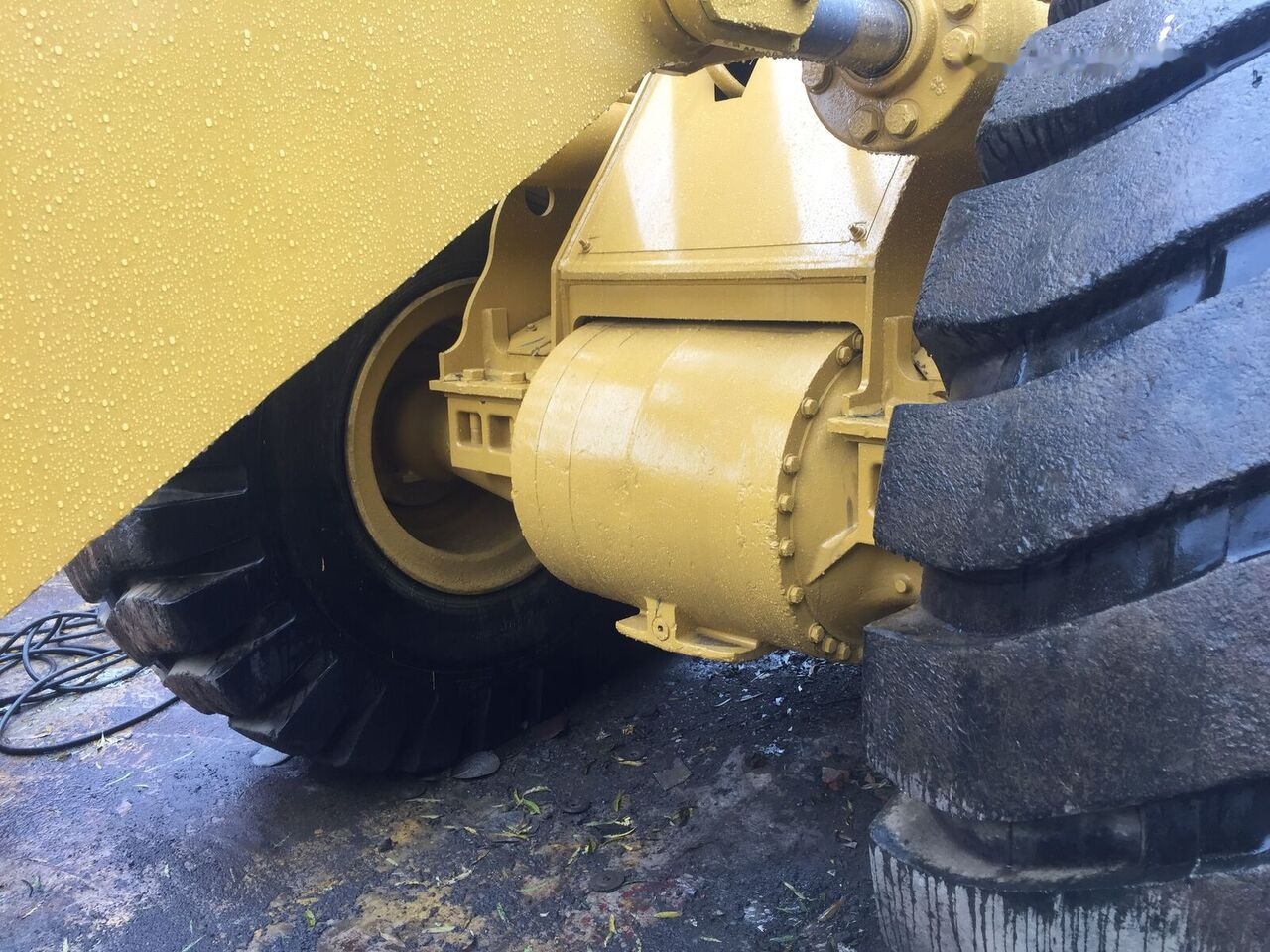 Caterpillar 966H - 轮式装载机:图1 Caterpillar 966H - 轮式装载机:图1