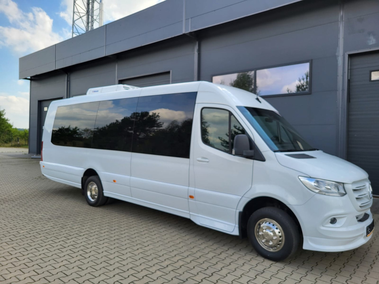 Mercedes-Benz Sprinter 517 CDI LONG 24 places + 4 standing - 郊区巴士:图1 Mercedes-Benz Sprinter 517 CDI LONG 24 places + 4 standing - 郊区巴士:图1