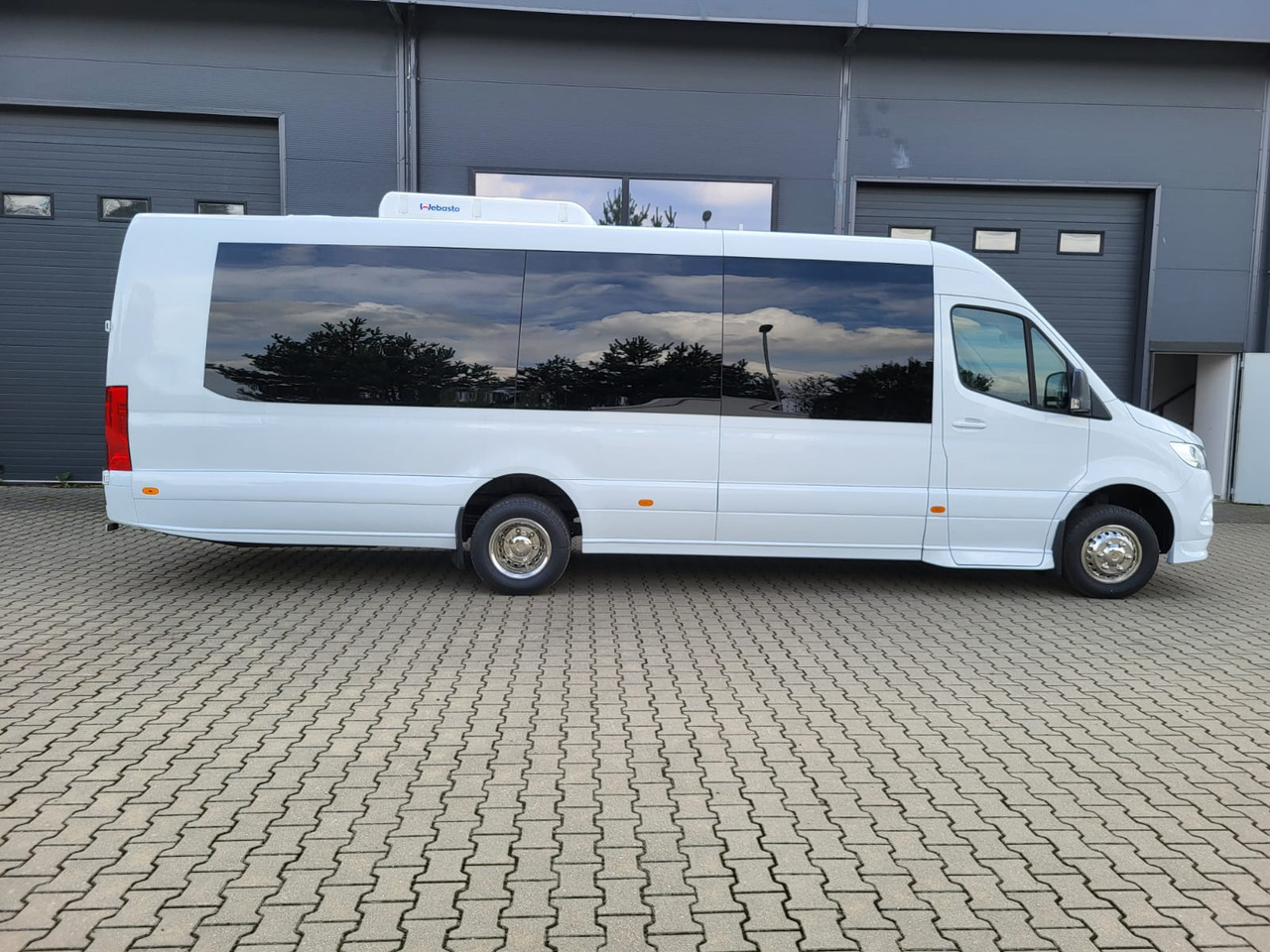 Mercedes-Benz Sprinter 517 CDI LONG 24 places + 4 standing - 郊区巴士:图3 Mercedes-Benz Sprinter 517 CDI LONG 24 places + 4 standing - 郊区巴士:图3