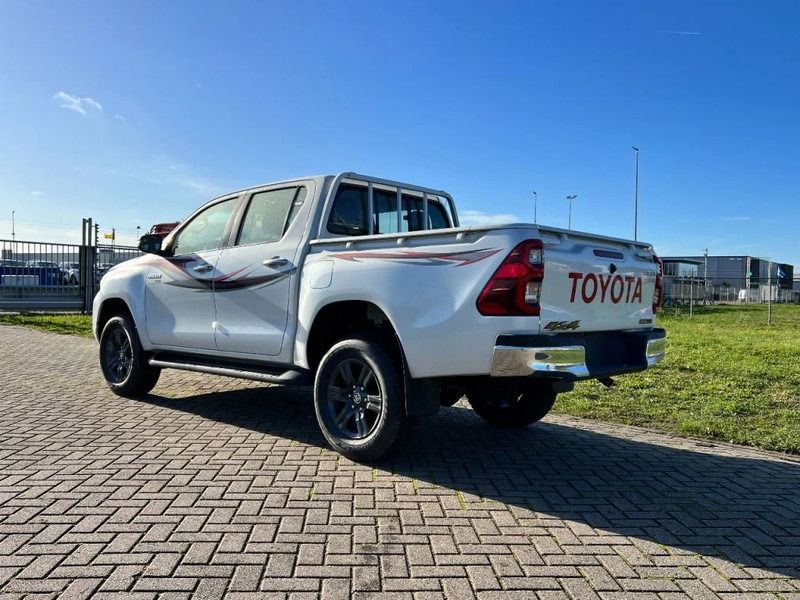 Toyota Hilux GLX SR5 4x4 - 2 UNITS IN STOCK - 2.4 D Double Cab - EURO 2 - NEW!! - 皮卡车, 康比货车:图3 Toyota Hilux GLX SR5 4x4 - 2 UNITS IN STOCK - 2.4 D Double Cab - EURO 2 - NEW!! - 皮卡车, 康比货车:图3