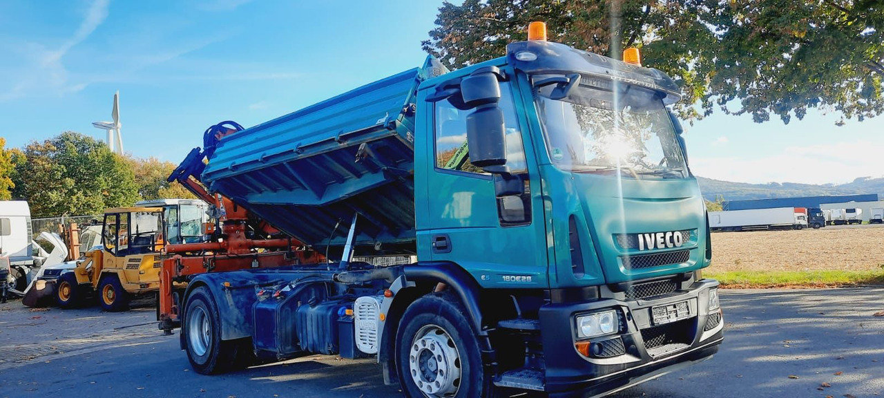 Iveco ML180E28K 4x2 mit Kran/Funk/Greifer - 翻斗车, 起重车:图4 Iveco ML180E28K 4x2 mit Kran/Funk/Greifer - 翻斗车, 起重车:图4