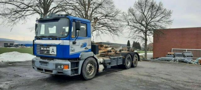 MAN 26.314K 6x2 Blatt/Luft Diff/Sperre - 吊钩升降车:图1 MAN 26.314K 6x2 Blatt/Luft Diff/Sperre - 吊钩升降车:图1