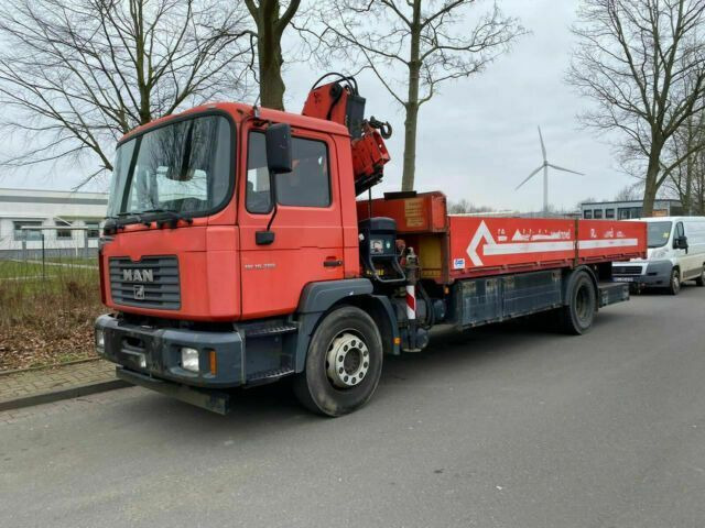 MAN ME18.284 mit Kran Not Aus Hiab 122B - 栏板式/ 平板卡车, 起重车:图1 MAN ME18.284 mit Kran Not Aus Hiab 122B - 栏板式/ 平板卡车, 起重车:图1