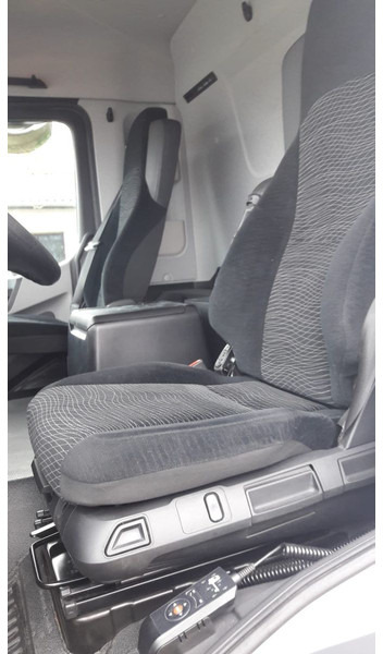 栏板式/ 平板卡车, 起重车 Mercedes-Benz 1835 Antos 4x2 Klima 1-Hand:图10 栏板式/ 平板卡车, 起重车 Mercedes-Benz 1835 Antos 4x2 Klima 1-Hand:图10