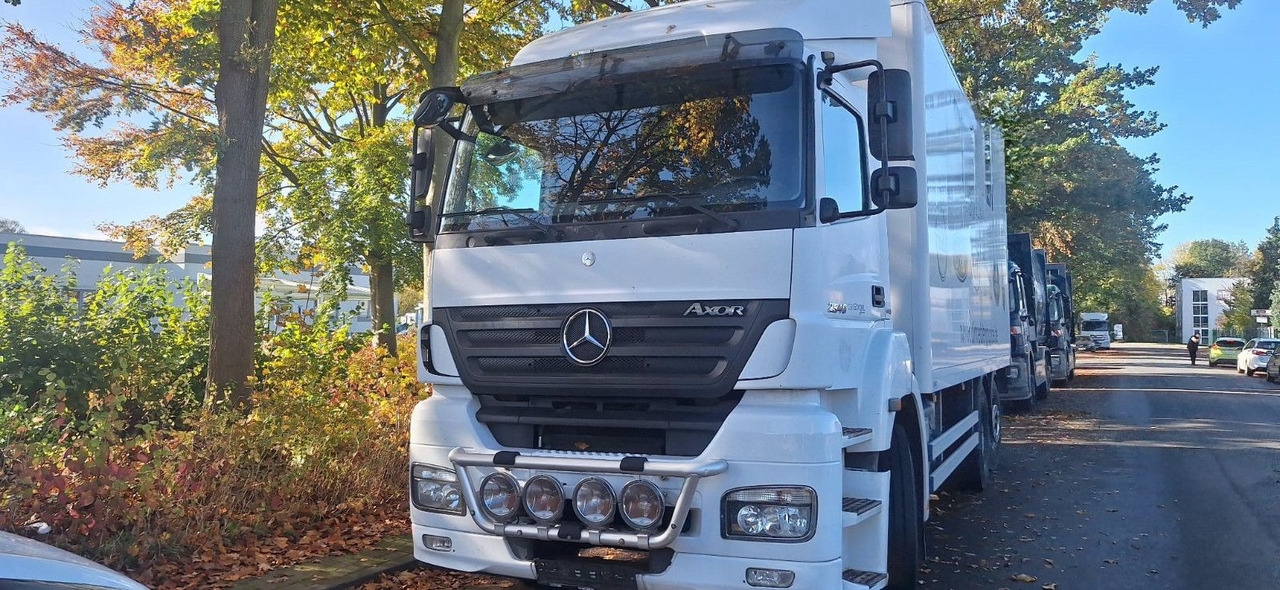 Mercedes-Benz 2540 Koffer mit LBW - 厢式卡车:图1 Mercedes-Benz 2540 Koffer mit LBW - 厢式卡车:图1