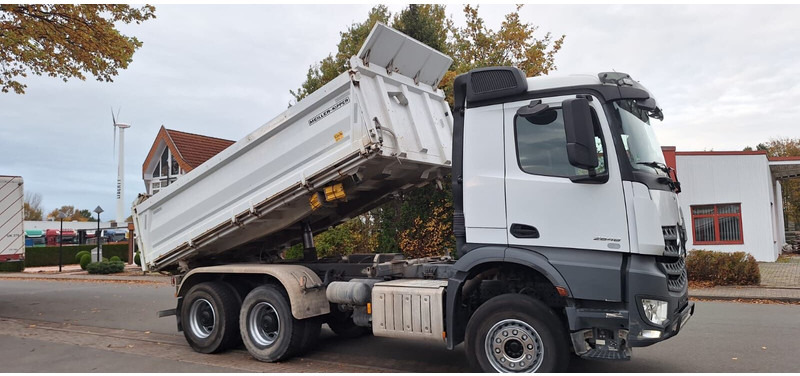 Mercedes-Benz 2648 3348 - 翻斗车:图2 Mercedes-Benz 2648 3348 - 翻斗车:图2