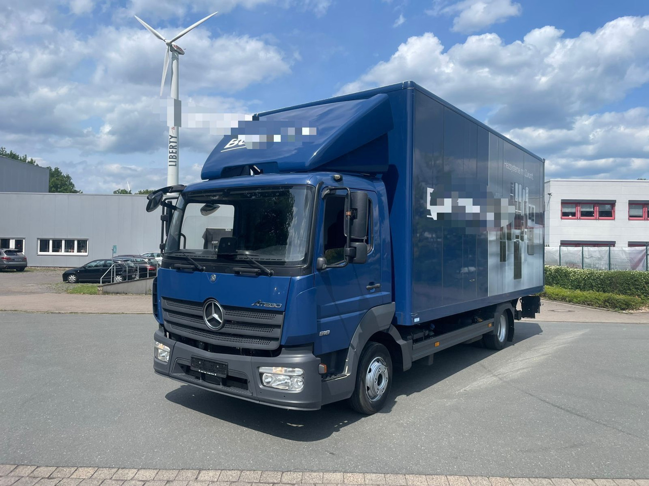 Mercedes-Benz 818 Koffer mit LBW - 厢式货车:图1 Mercedes-Benz 818 Koffer mit LBW - 厢式货车:图1