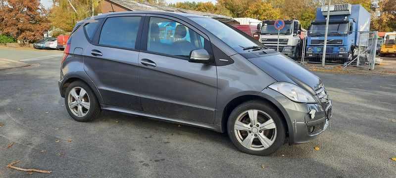 Mercedes-Benz A-Klasse 180 A 180 CDI AVANTGARDE - 汽车:图1 Mercedes-Benz A-Klasse 180 A 180 CDI AVANTGARDE - 汽车:图1