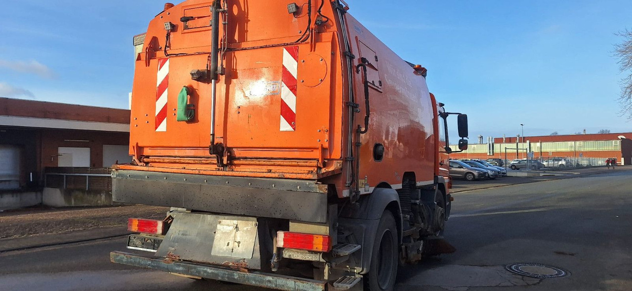 Mercedes-Benz Atego 1524 2 6-Zyl. 4x2 - 道路清扫机:图4 Mercedes-Benz Atego 1524 2 6-Zyl. 4x2 - 道路清扫机:图4