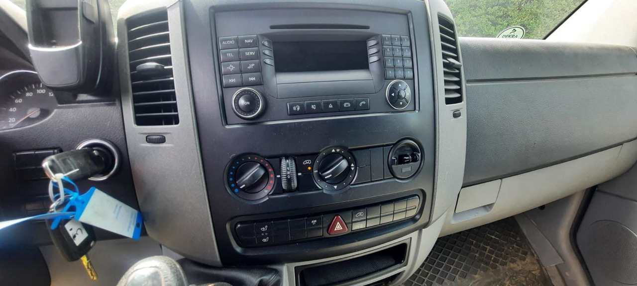 Volkswagen Crafter TDI Lang/Klima 3-Sitzer - 无侧窗厢式货车:图5 Volkswagen Crafter TDI Lang/Klima 3-Sitzer - 无侧窗厢式货车:图5