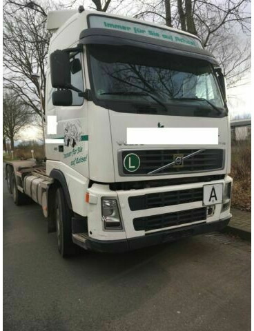 Volvo FH12-420 G.Haus 2xBett Klima Schaltgetriebe Reta - 吊钩升降车:图2 Volvo FH12-420 G.Haus 2xBett Klima Schaltgetriebe Reta - 吊钩升降车:图2