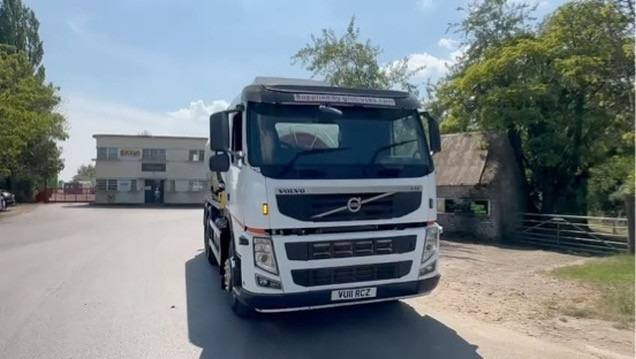 2011 Volvo FM Fuel Tanker - 罐车:图4 2011 Volvo FM Fuel Tanker - 罐车:图4