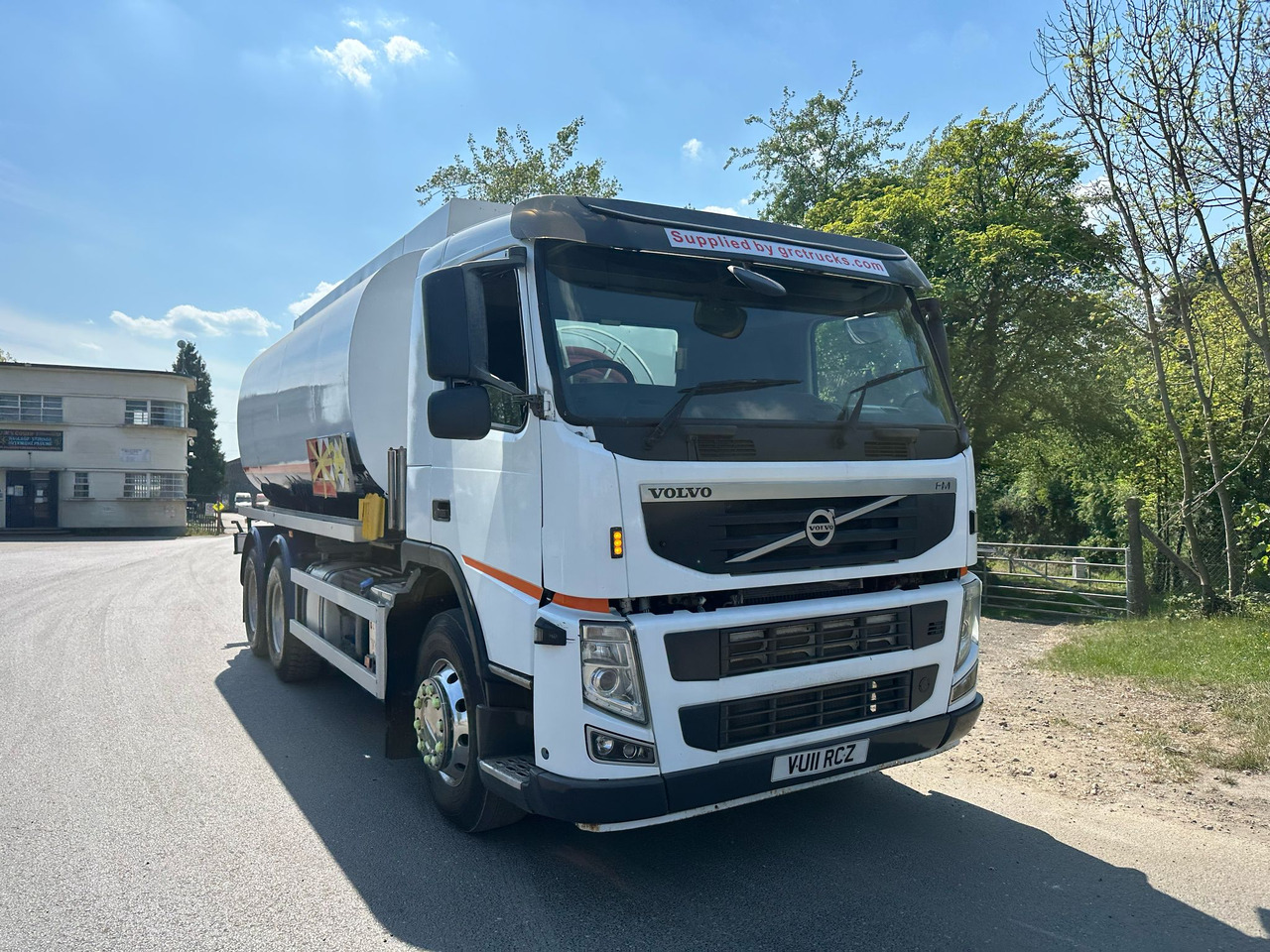 2011 Volvo FM Fuel Tanker - 罐车:图3 2011 Volvo FM Fuel Tanker - 罐车:图3