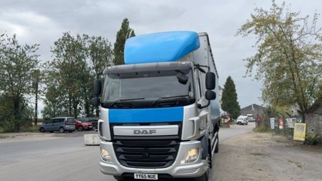 2015 DAF CF 330 Curtainside Truck - 侧帘卡车:图5 2015 DAF CF 330 Curtainside Truck - 侧帘卡车:图5