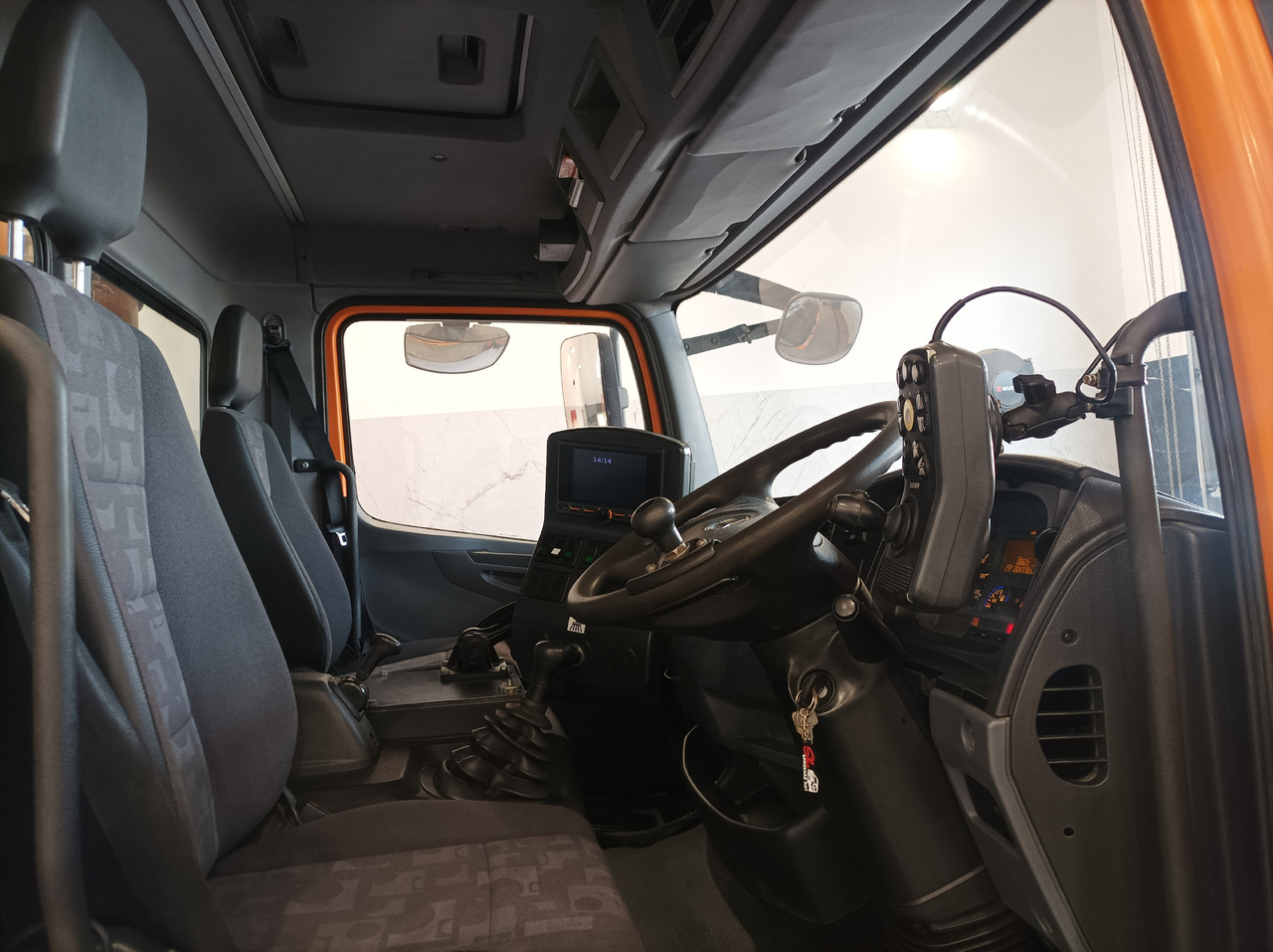 道路清扫机 MERCEDES-BENZ Atego 1018 Zamiatarka Kehrmaschine BUCHER Szczotki L/R PM10 2 Silniki 2012r:图18 道路清扫机 MERCEDES-BENZ Atego 1018 Zamiatarka Kehrmaschine BUCHER Szczotki L/R PM10 2 Silniki 2012r:图18