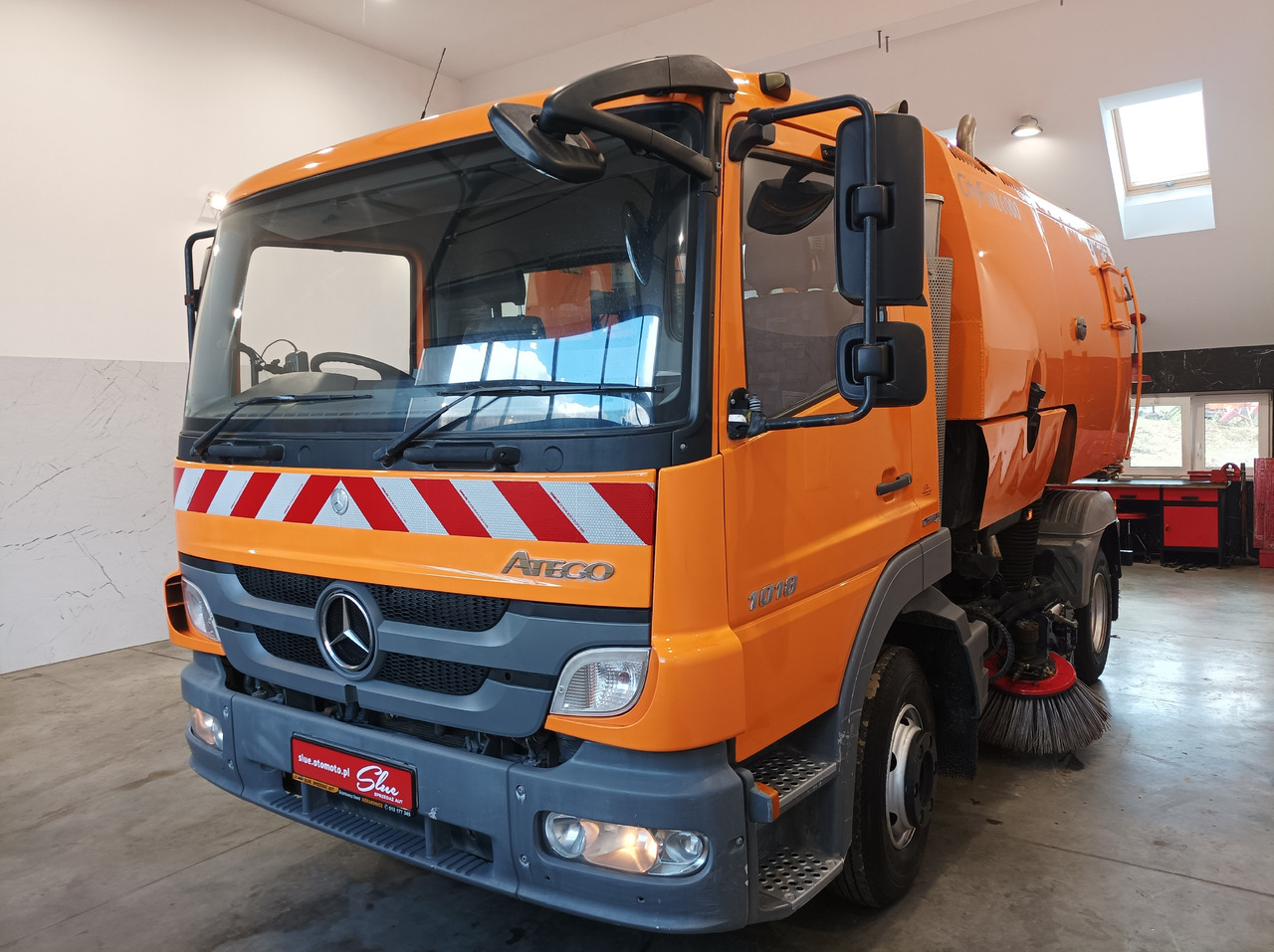 MERCEDES-BENZ Atego 1018 Zamiatarka Kehrmaschine BUCHER Szczotki L/R PM10 2 Silniki 2012r - 道路清扫机:图2 MERCEDES-BENZ Atego 1018 Zamiatarka Kehrmaschine BUCHER Szczotki L/R PM10 2 Silniki 2012r - 道路清扫机:图2