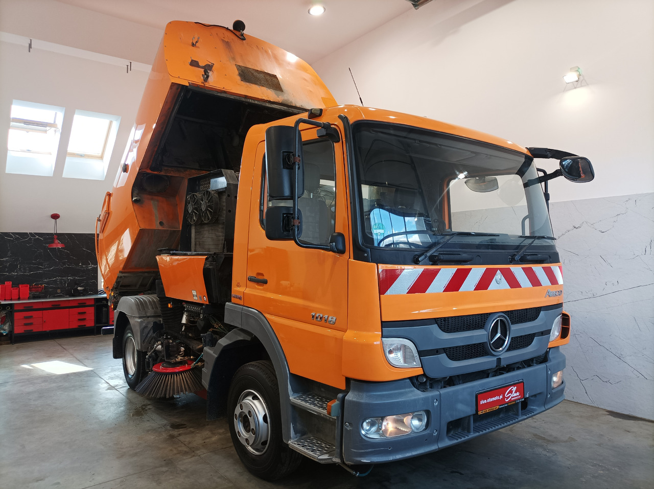 道路清扫机 MERCEDES-BENZ Atego 1018 Zamiatarka Kehrmaschine BUCHER Szczotki L/R PM10 2 Silniki 2012r:图6 道路清扫机 MERCEDES-BENZ Atego 1018 Zamiatarka Kehrmaschine BUCHER Szczotki L/R PM10 2 Silniki 2012r:图6