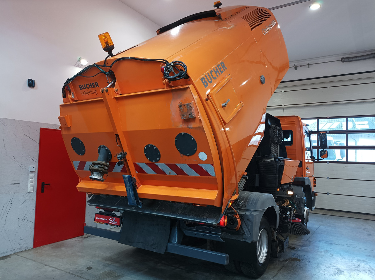 道路清扫机 MERCEDES-BENZ Atego 1018 Zamiatarka Kehrmaschine BUCHER Szczotki L/R PM10 2 Silniki 2012r:图8 道路清扫机 MERCEDES-BENZ Atego 1018 Zamiatarka Kehrmaschine BUCHER Szczotki L/R PM10 2 Silniki 2012r:图8