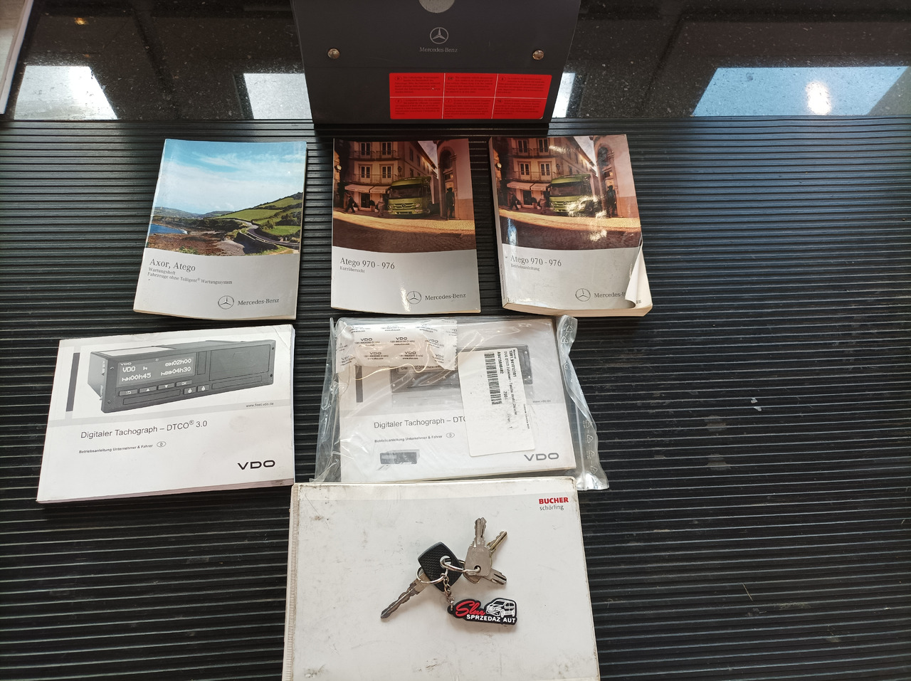 道路清扫机 MERCEDES-BENZ Atego 1018 Zamiatarka Kehrmaschine BUCHER Szczotki L/R PM10 2 Silniki 2012r:图31 道路清扫机 MERCEDES-BENZ Atego 1018 Zamiatarka Kehrmaschine BUCHER Szczotki L/R PM10 2 Silniki 2012r:图31