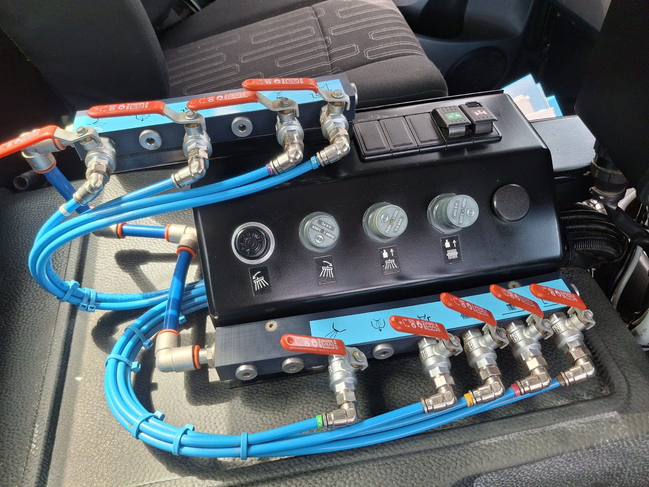 道路清扫机 MERCEDES-BENZ Atego 1523 Zamiatarka Kehrmaschine Schmidt SK600 Karcher 2 Motoren Euro 6 PM10 Rura Do Liści：图34