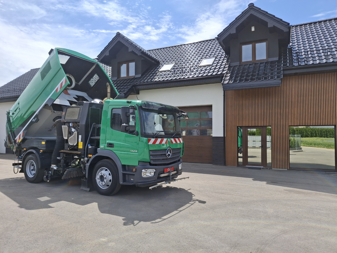 道路清扫机 MERCEDES-BENZ Atego 1523 Zamiatarka Kehrmaschine Schmidt SK600 Karcher 2 Motoren Euro 6 PM10 Rura Do Liści：图7