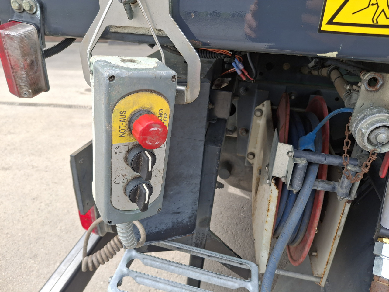 道路清扫机 MERCEDES-BENZ Atego 1523 Zamiatarka Kehrmaschine Schmidt SK600 Karcher 2 Motoren Euro 6 PM10 Rura Do Liści：图16