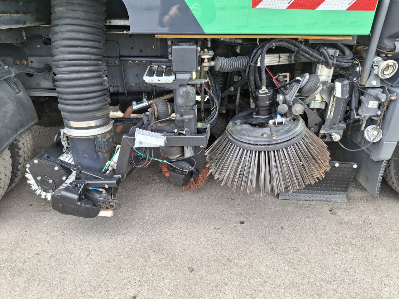 道路清扫机 MERCEDES-BENZ Atego 1523 Zamiatarka Kehrmaschine Schmidt SK600 Karcher 2 Motoren Euro 6 PM10 Rura Do Liści：图9