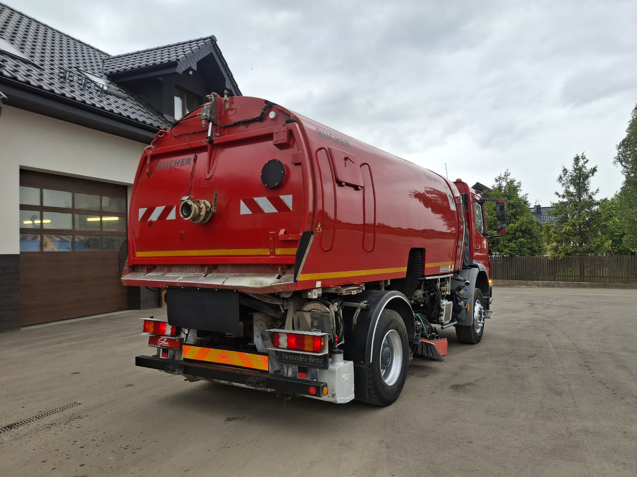 MERCEDES-BENZ Axor 1829 Zamiatarka Kehrmaschine BUCHER 2 Motoren Karcher PM10 Odchwaszczarka Sweeper - 道路清扫机:图4 MERCEDES-BENZ Axor 1829 Zamiatarka Kehrmaschine BUCHER 2 Motoren Karcher PM10 Odchwaszczarka Sweeper - 道路清扫机:图4