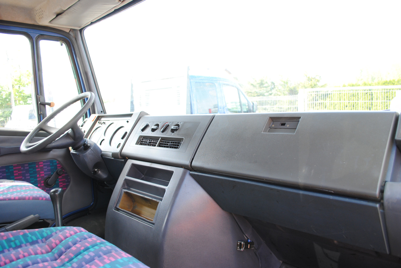 栏板式/ 平板卡车 Mercedes-Benz 711D Doka Dubel Kabina Pritsche Doppelkabine：图17