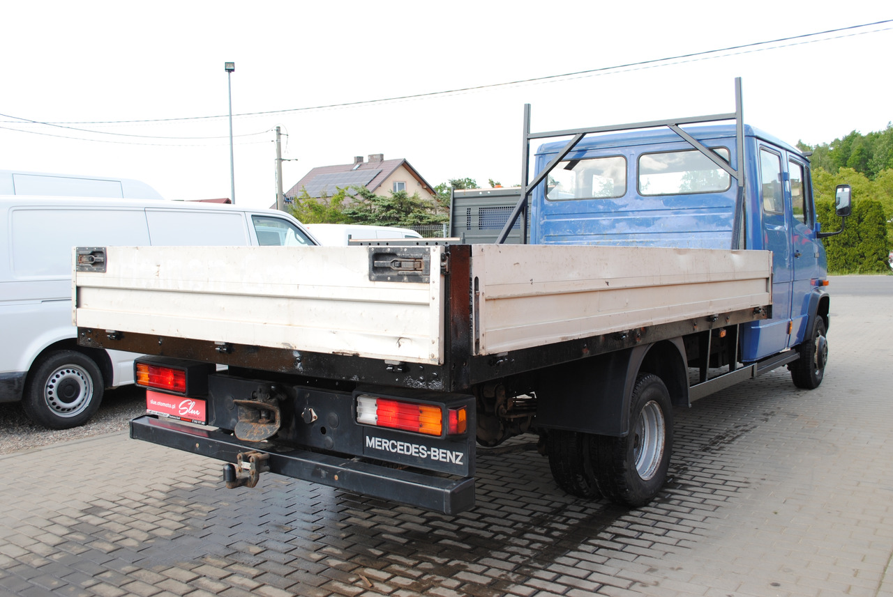 Mercedes-Benz 711D Doka Dubel Kabina Pritsche Doppelkabine - 栏板式/ 平板卡车:图4 Mercedes-Benz 711D Doka Dubel Kabina Pritsche Doppelkabine - 栏板式/ 平板卡车:图4