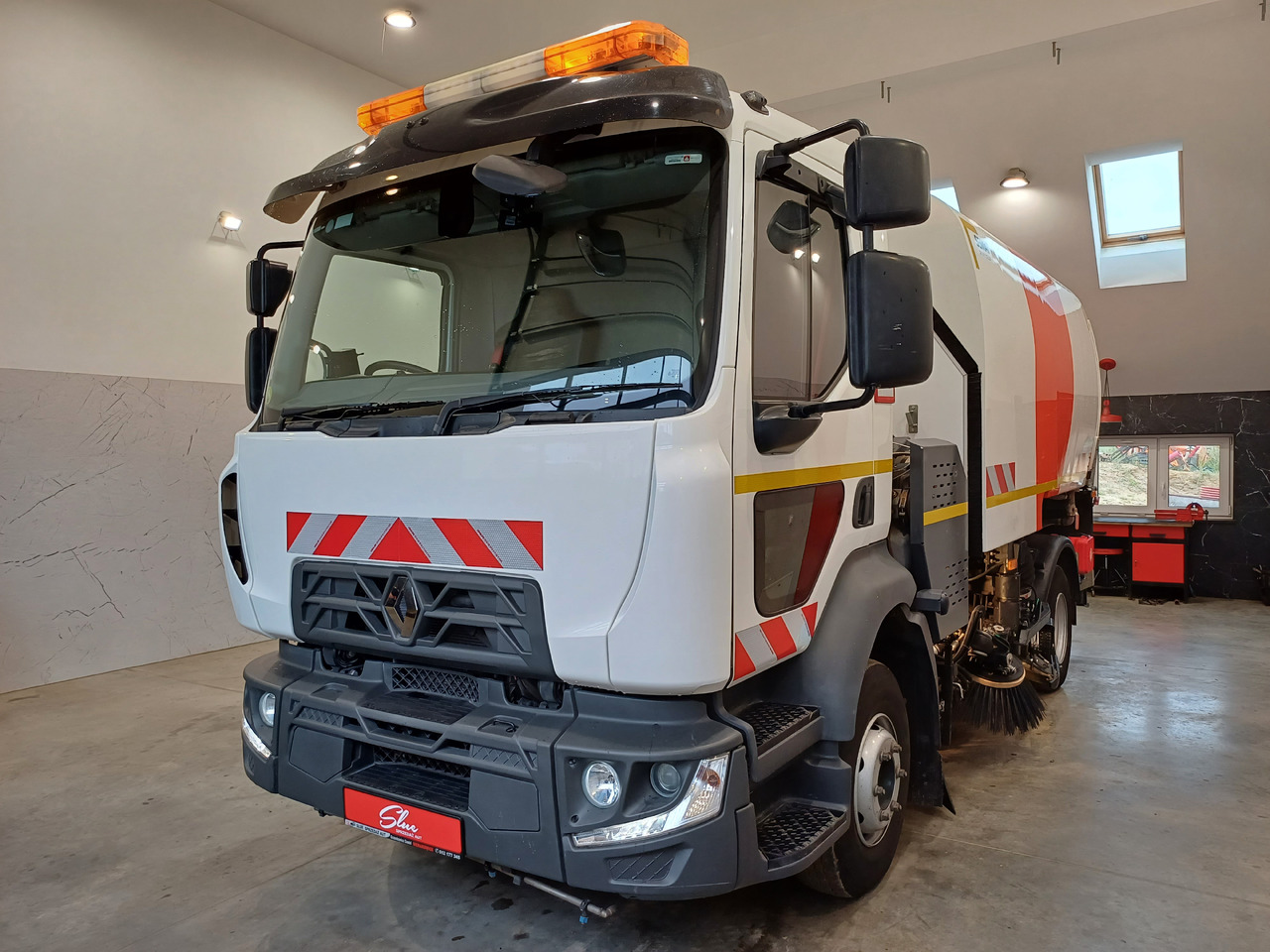 RENAULT D12 Zamiatarka Kehrmaschine 2 Motoren SEMAT Zoeller Szczotki L/R Euro 6 PM10 2017r - 道路清扫机:图2 RENAULT D12 Zamiatarka Kehrmaschine 2 Motoren SEMAT Zoeller Szczotki L/R Euro 6 PM10 2017r - 道路清扫机:图2
