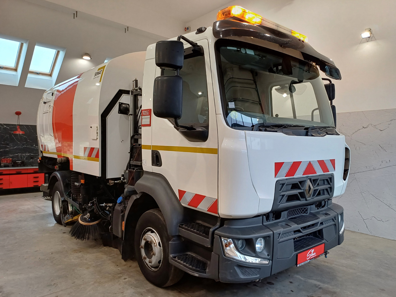 RENAULT D12 Zamiatarka Kehrmaschine 2 Motoren SEMAT Zoeller Szczotki L/R Euro 6 PM10 2017r - 道路清扫机:图1 RENAULT D12 Zamiatarka Kehrmaschine 2 Motoren SEMAT Zoeller Szczotki L/R Euro 6 PM10 2017r - 道路清扫机:图1