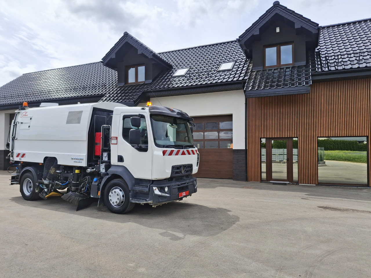 RENAULT D16 Zamiatarka Kehrmaschine FAUN Euro 6 PM10 Szczotki L/R Karcher Rura Do Liści 2 Motoren - 道路清扫机:图1 RENAULT D16 Zamiatarka Kehrmaschine FAUN Euro 6 PM10 Szczotki L/R Karcher Rura Do Liści 2 Motoren - 道路清扫机:图1