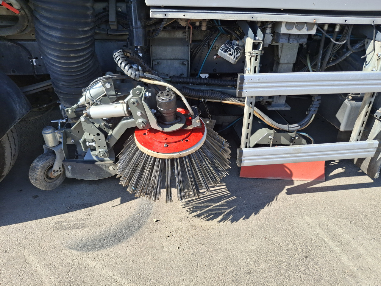 RENAULT Middlum 270 DXI Zamiatarka Kehrmaschine BUCHER Karcher L/R 2 Silniki 2 Motoren - 道路清扫机:图5 RENAULT Middlum 270 DXI Zamiatarka Kehrmaschine BUCHER Karcher L/R 2 Silniki 2 Motoren - 道路清扫机:图5