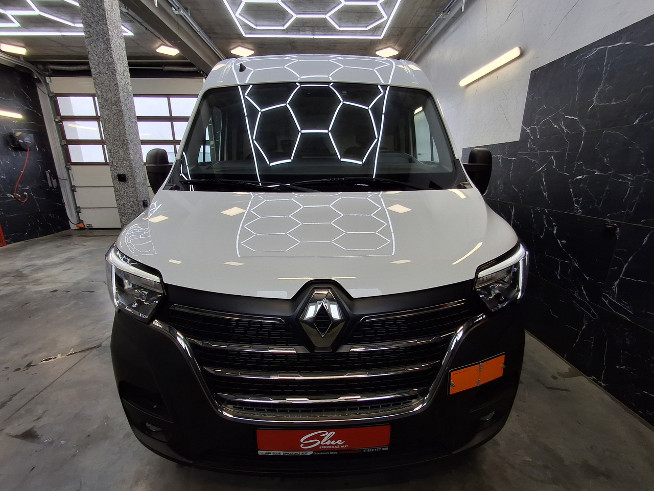 Renault Master ADR 9.1.1.2 EX/II - 无侧窗厢式货车:图2 Renault Master ADR 9.1.1.2 EX/II - 无侧窗厢式货车:图2