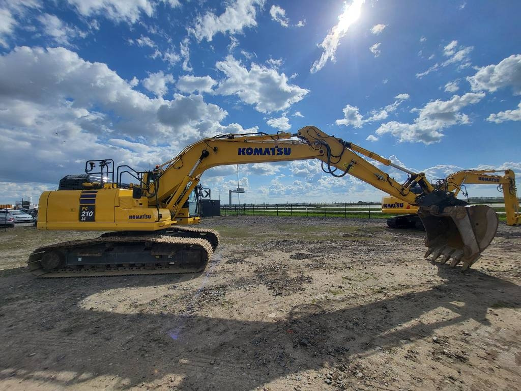 Komatsu PC210-11E0 - 履带式挖掘机:图5 Komatsu PC210-11E0 - 履带式挖掘机:图5