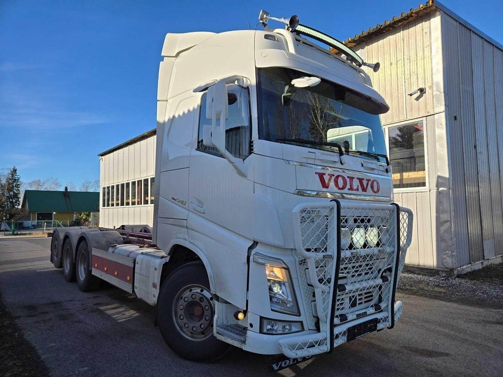 Volvo FH540 8X4 CHASSY - 驾驶室底盘卡车:图5 Volvo FH540 8X4 CHASSY - 驾驶室底盘卡车:图5
