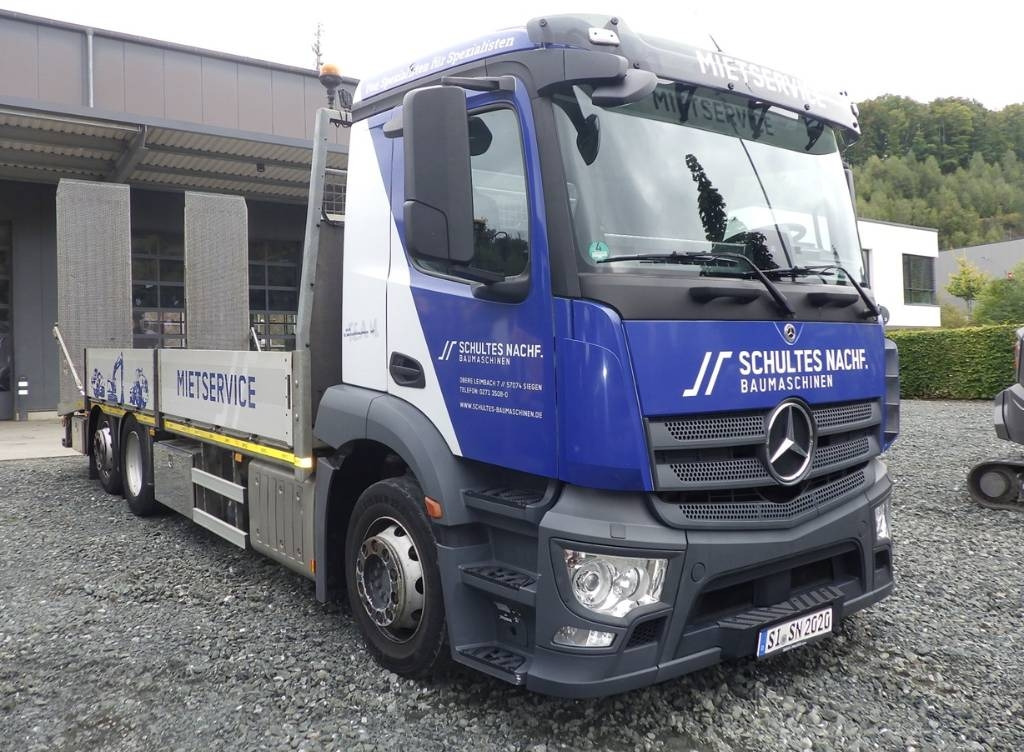 Mercedes-Benz Antos 2533 L Maschinentransporter  - 自动转运卡车:图4 Mercedes-Benz Antos 2533 L Maschinentransporter  - 自动转运卡车:图4