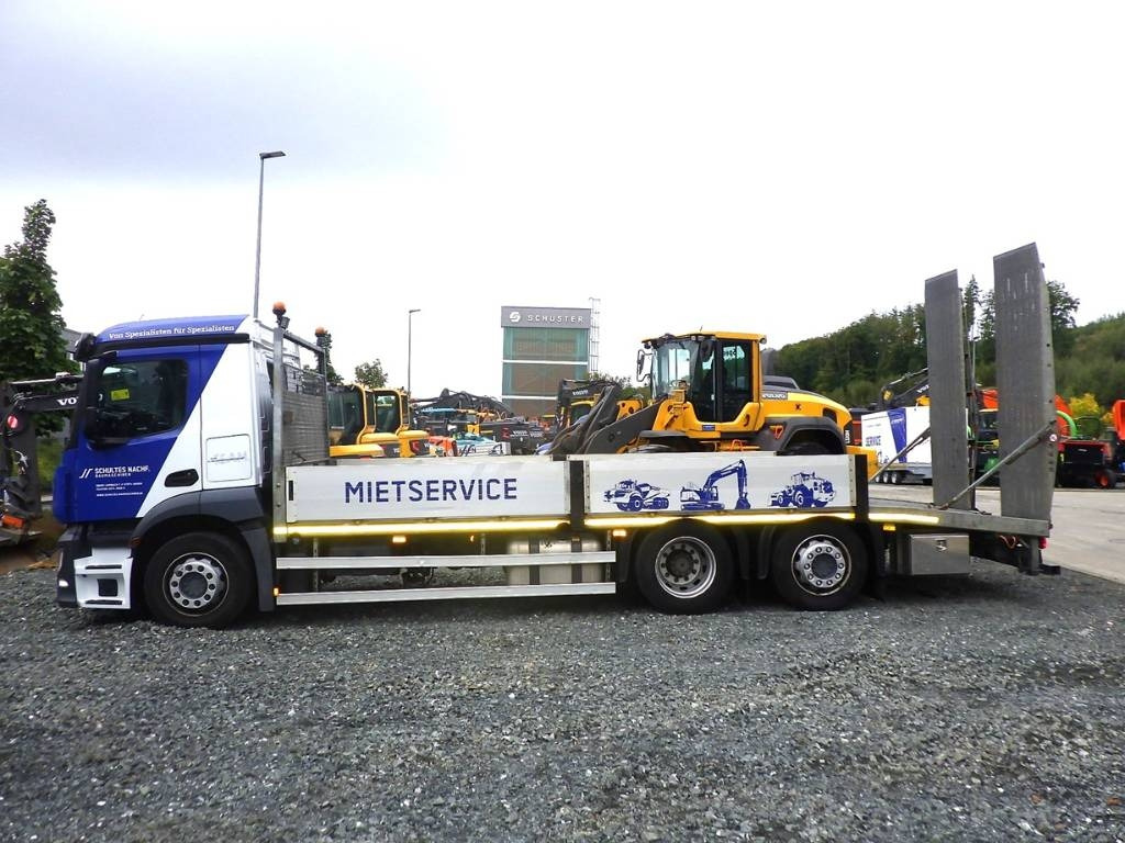 Mercedes-Benz Antos 2533 L Maschinentransporter - 自动转运卡车:图2 Mercedes-Benz Antos 2533 L Maschinentransporter - 自动转运卡车:图2