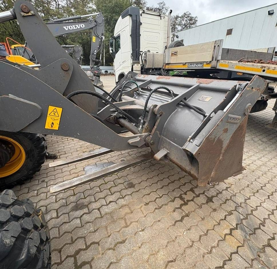 Volvo L 35 G  - 轮式装载机:图5 Volvo L 35 G  - 轮式装载机:图5